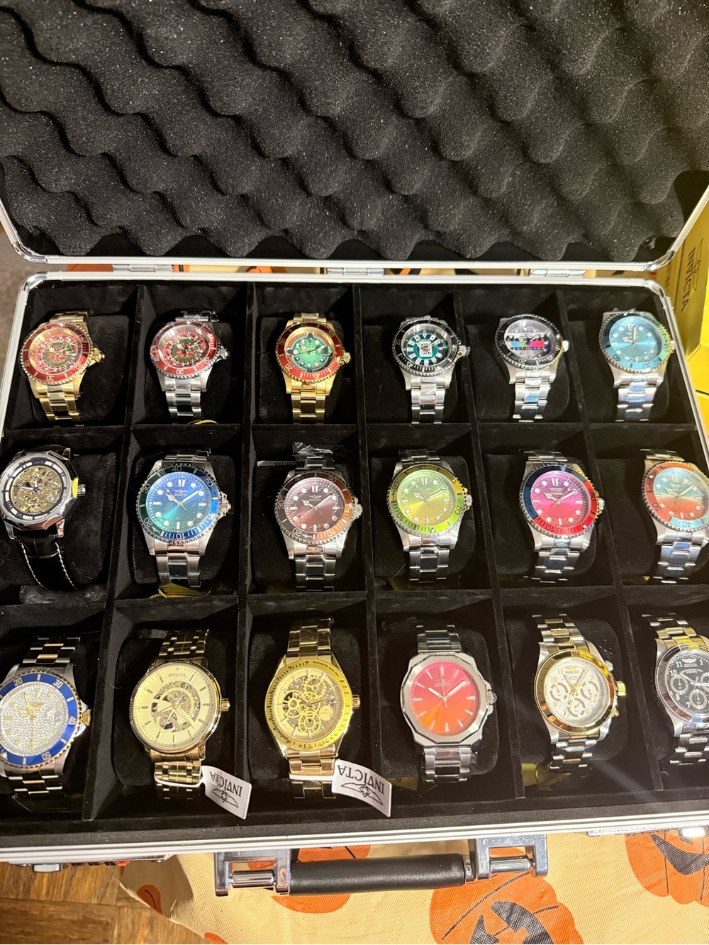 18-slot briefcase with 18 beautiful brand new watches!